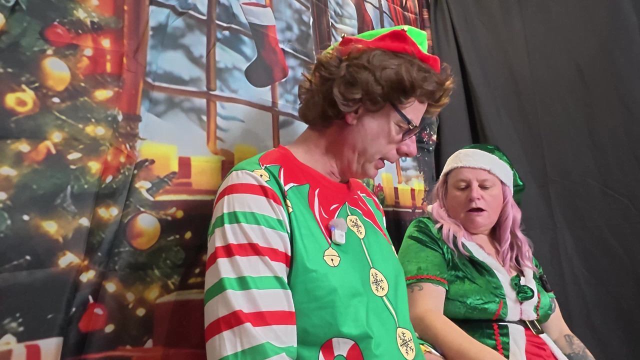 8日目 エルフたちがセックスおもちゃ棚に