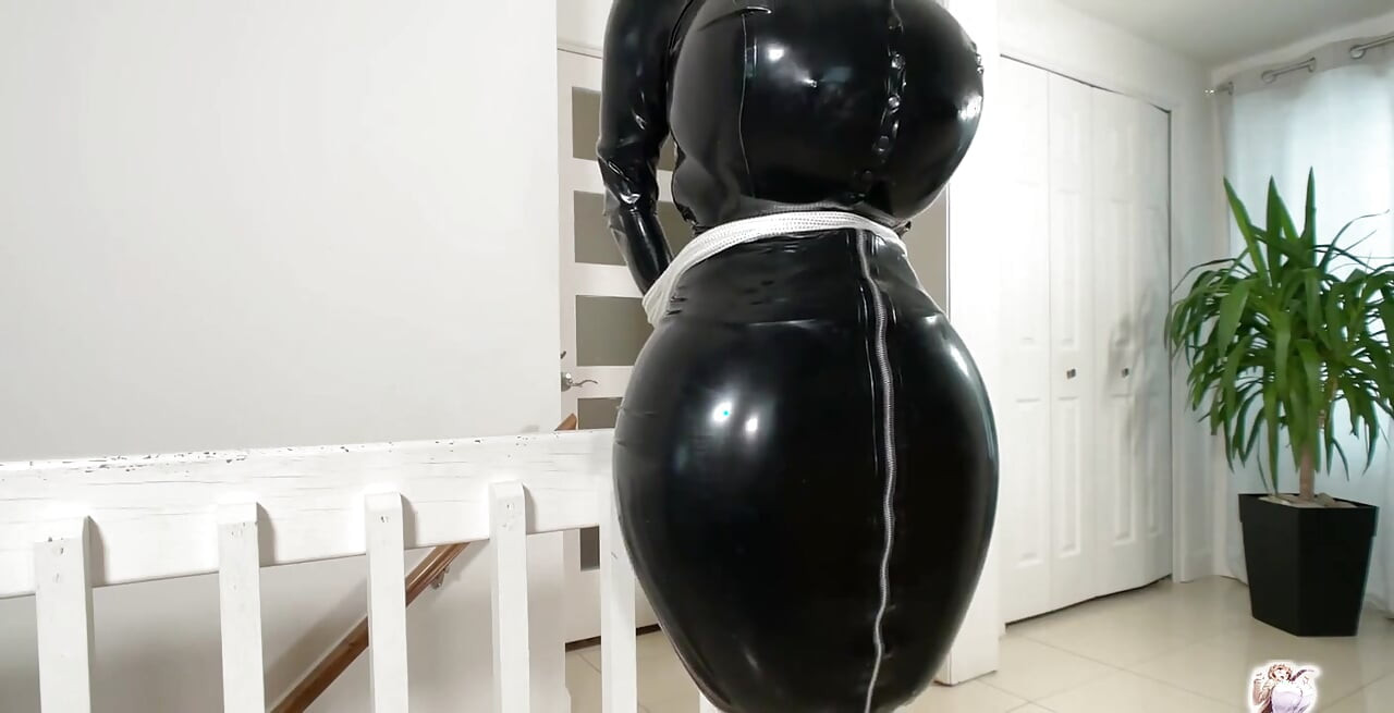 라텍스에서 신체 인플레이션 꿈 - 나는 BDSM에 대해 읽는 것을 좋아합니다, 그것은 나를 너무 많이 켭니다!