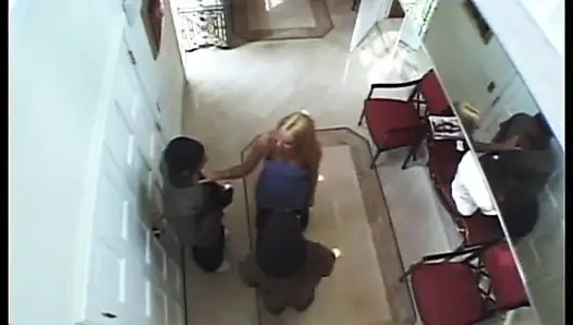 Blonde hure von einem großen schwarzen schwanz geknallt