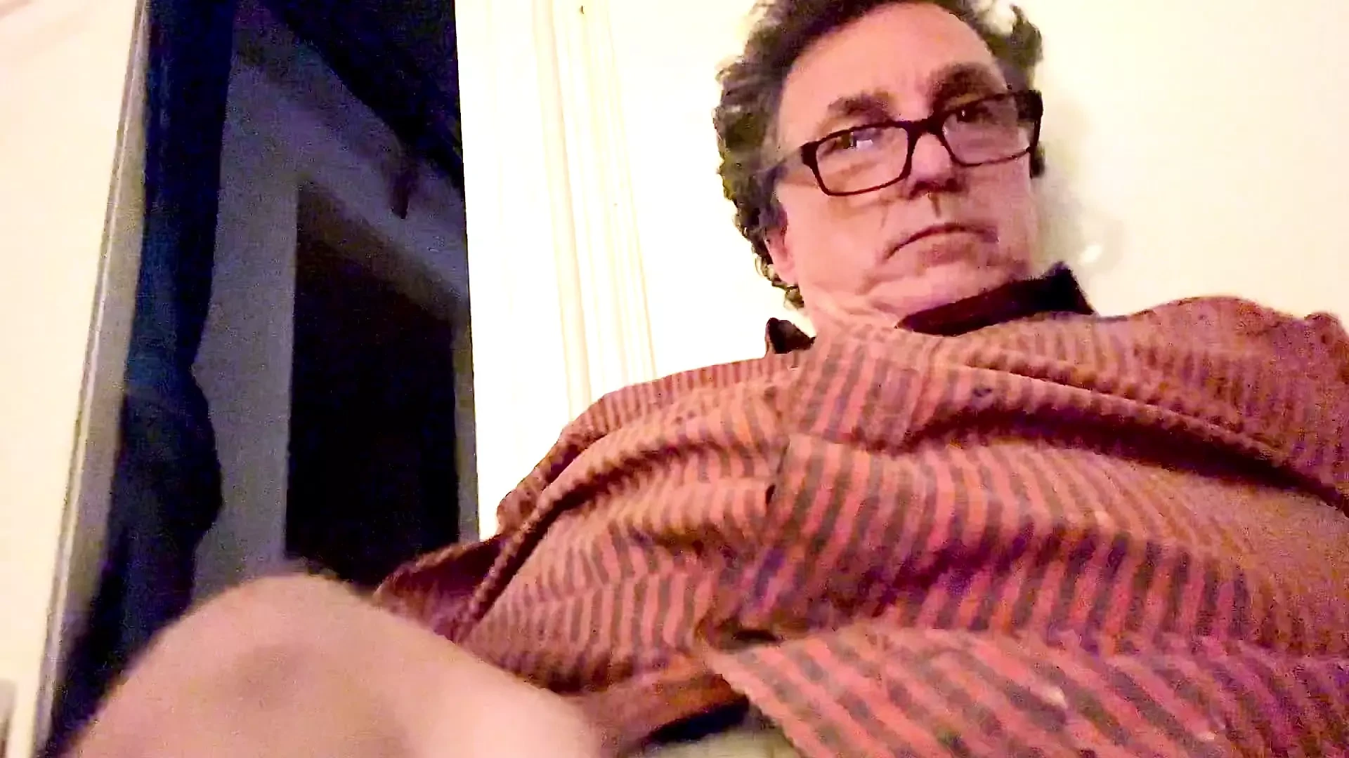 Un père se masturbe