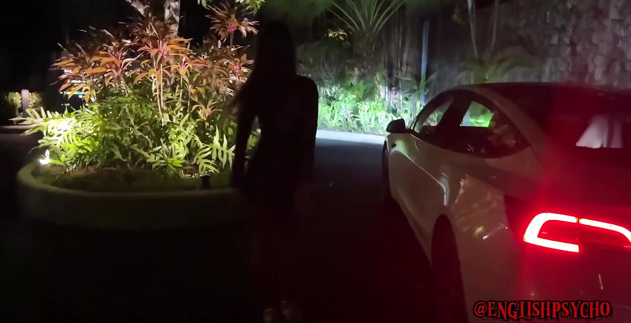 Wunderschöner asiatischer ladyboy mit blonden haaren wird ruiniert!