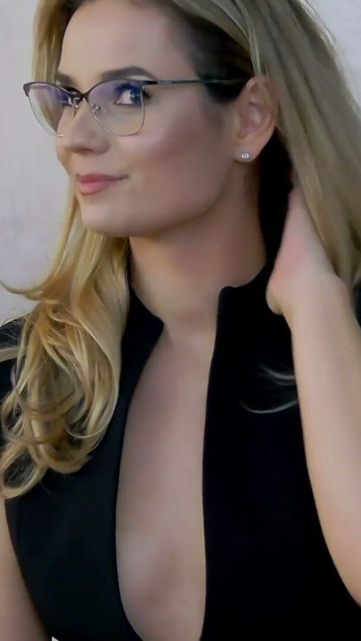 Wish you a beautiful day, today and every day! Have ever attend my free shows? | Clip 2