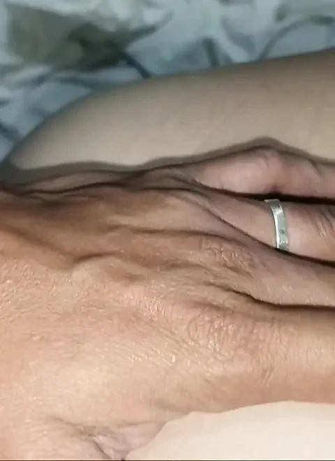 Napatuwad tuloy ako kahit mahal na araw.