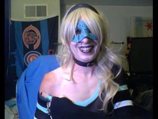Sexy animadora azul caliente (vista de webcam)