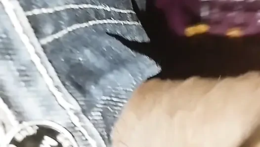 Video viral kakak ipar lagi asik nyepong kontol abang iparnya dan dientot gaya doggy habis-habisan.