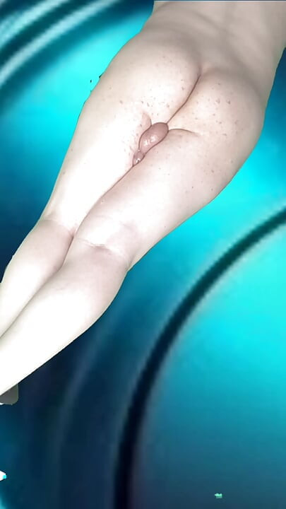 Söt pre-cumming stor röv tjocka lår onanerar för enorma cumshot