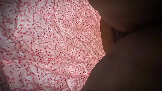 Seksi Mumbai güzel kız külotsuz odasını temiziyor ve sert seks yapmak için onu baştan çıkarmaya çalışıyor