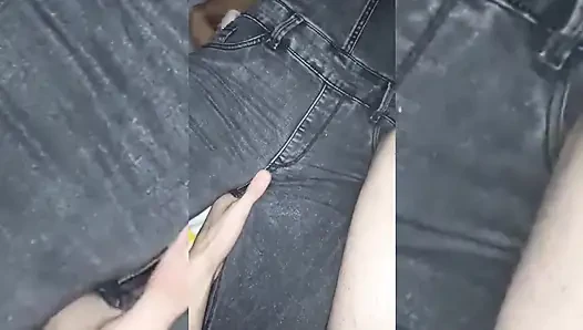 Meine nachbarin reitet nicht das Motorrad, aber sie versäumt es nicht, meinen schwanz aus ihrer Hose zu nehmen!