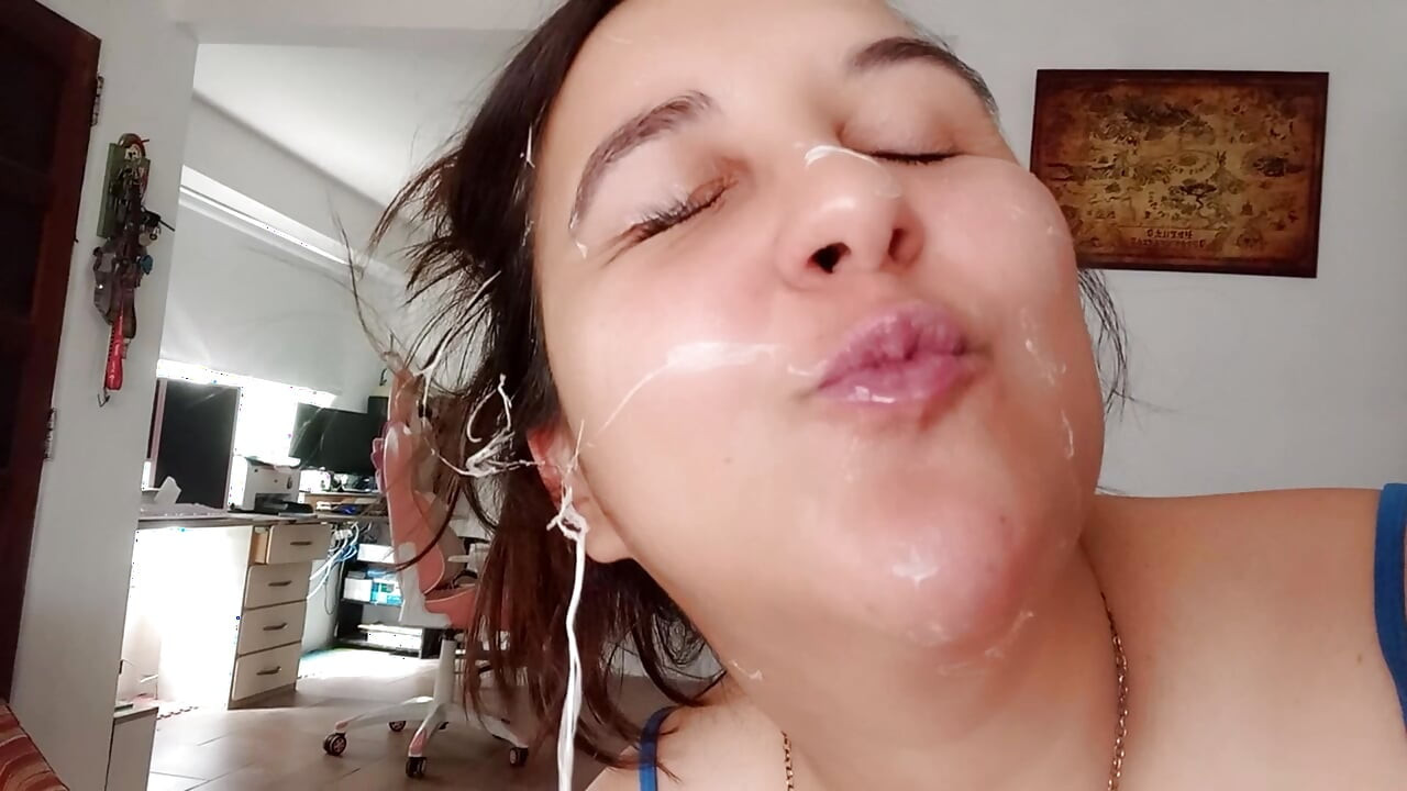 Doing Huge and Messy Bubblegum Bubbles - Bunny Looner