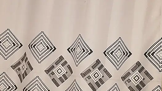 Beschädigte muschi schreit zu laut