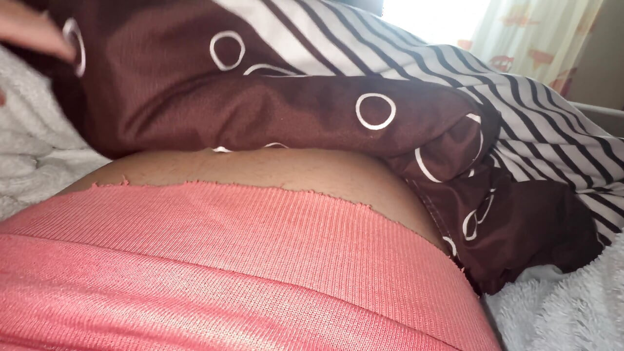 Her Yerine Boşalana Kadar Sikini Sıvazlıyor!!