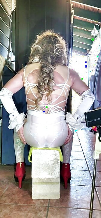 Hot TS – Femboy Banci Comel Menunggang Dildo Dan Melancap Dalam Skirt dan Jala