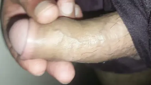 I feel pleasure when my step sister give me a handjob