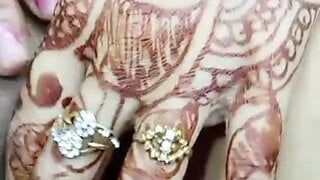 Indyjska świeżo poślubiona cipka żony grana przez mężulek