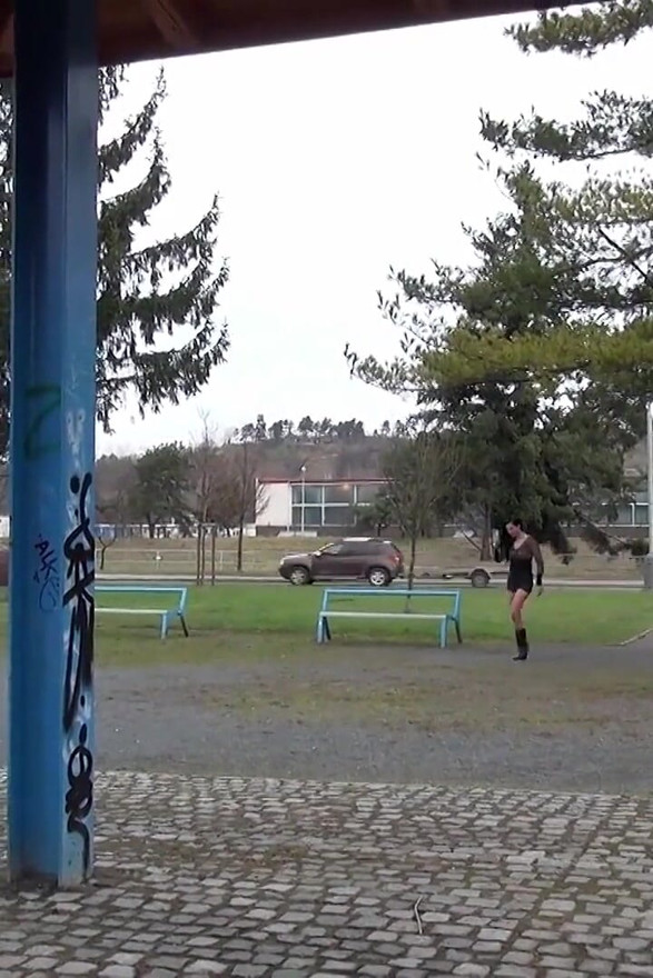 Park by Got 2 Pee where girls come to piss