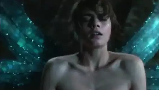 Cara Delevingne, Sexszene