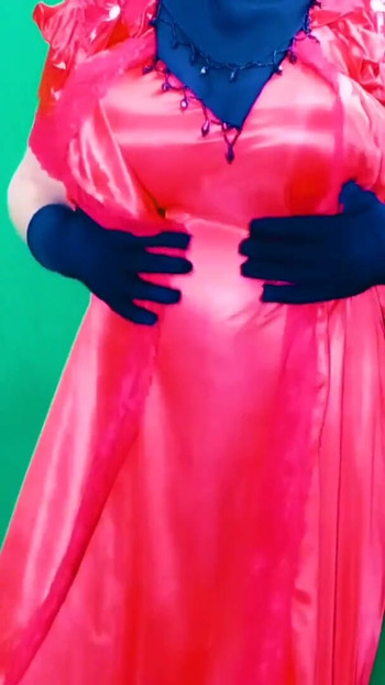 Zapanjujući trenutak iz "Nachte Nachte - by Nargis Album Sonar Chan"
