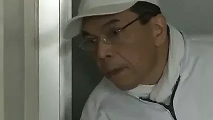 欲火中烧的亚洲妻子被同事性交