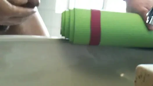 Yoga minderimi sikiyorum