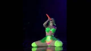 Katy Perry mostra a virilha