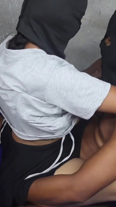 Desi hot 18 year old girl kissing and touching | Clip 2
