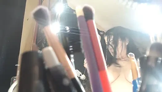Giantess hiding in my vanity