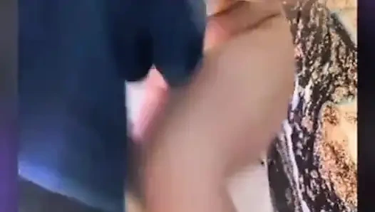 Экстремальное шоу в душе. Сквирт на публике. Анальный трах в душе. Трах крупным планом.