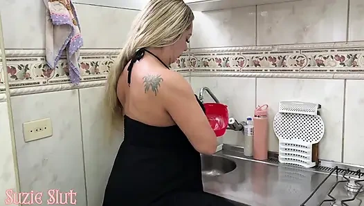 Stepson Helps Stepmom in the Kitchen and Ends up Fucking Her Ass and Ends up Cumming in the Mouth of the Naughty Girl