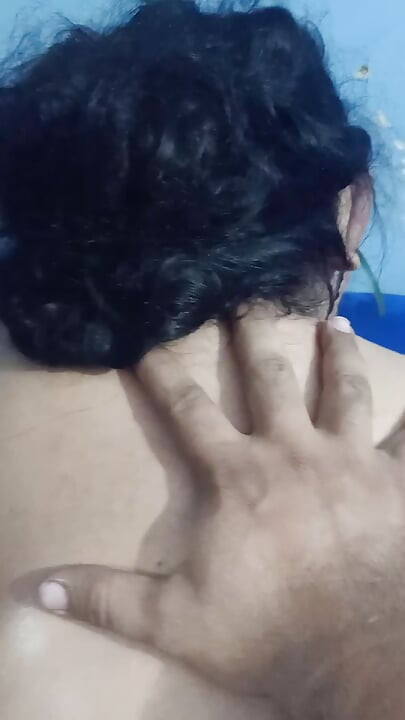 אישה בהריון דסי נענשת על ידי בעלה