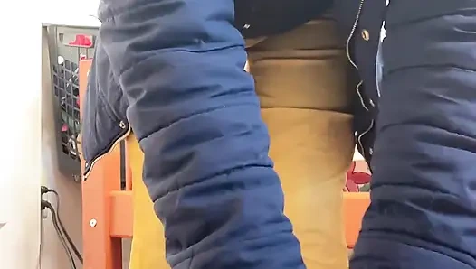 Hana Pee, потому что она не может справиться с этим