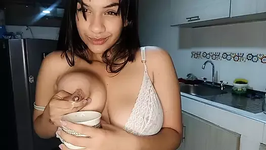 The coffee needs a little breast milk, come and squeeze it all my love