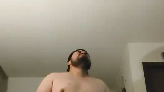 Elbise giyen sevimli iri güzel kadın domalarak sikiliyor