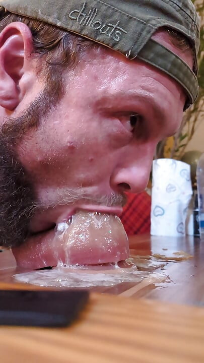 Πολύ ατημέλητος γούνινος δονητής Deepthroat