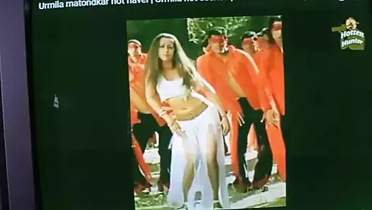 Urmila matondkar göbek