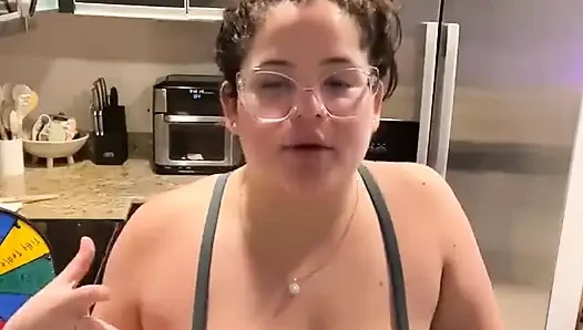 Прямая трансляция с Dani Valentina