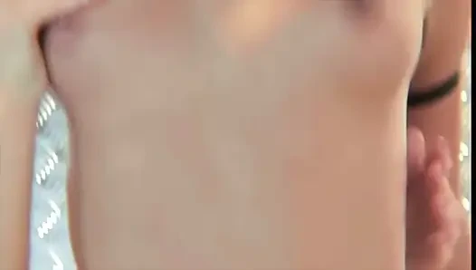 Silvia Saint доставляет Aneta удовольствие со страпоном