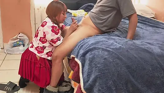 Bu olgun cholita bütün gün yarağımı emmek için evime geliyor
