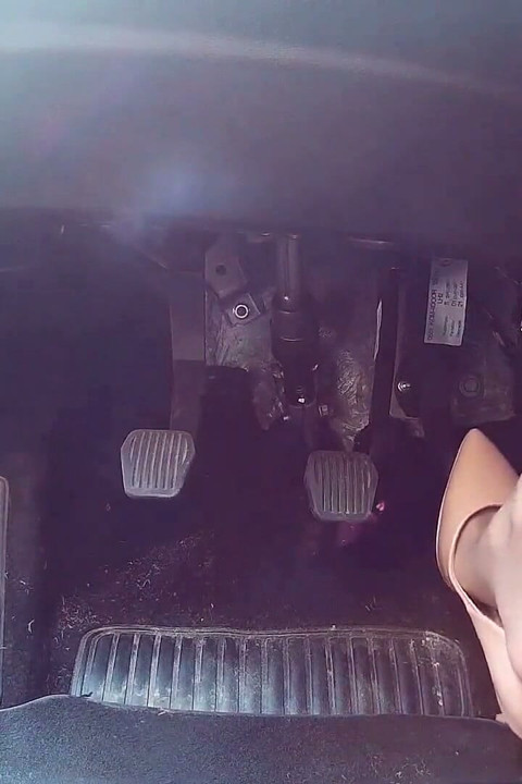 Frækt gas på min Ford Focus i Gianvito Rossi's nøgne patentpumps