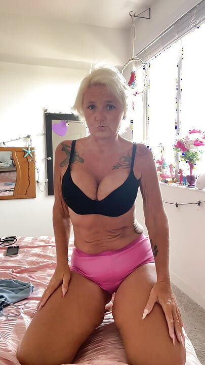Striptease erótico e sensual da deusa grega Steph