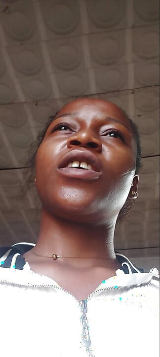 Çevrimiçi iş arkadaşına ihtiyaç duyulan bir amcık olma