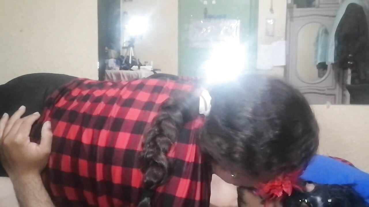 kissing and touching my girlfriend very delicious