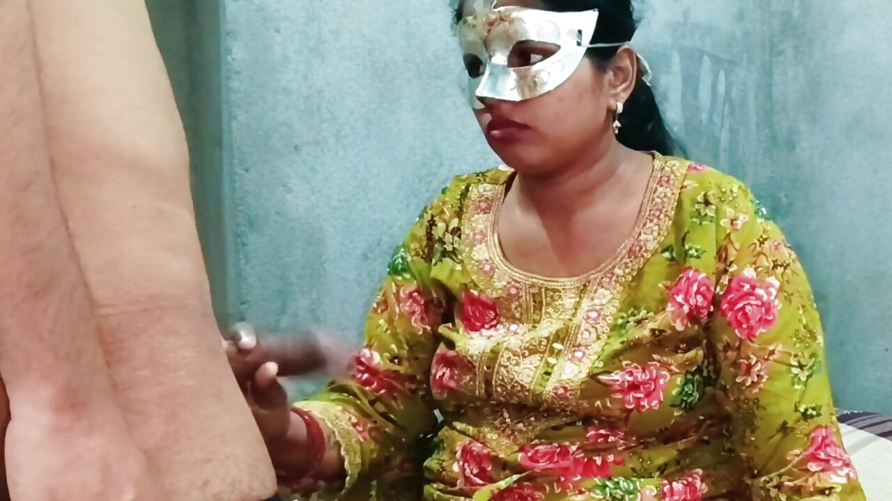 Indian Bhabhi Tight Anal Fucking Video with Clear Hindi Voice Doggy Style Position and Cream in Her Ass