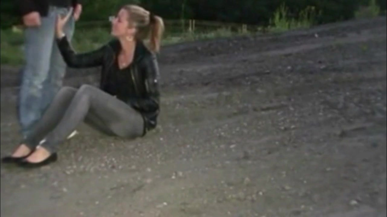 Чувак оприходовал рыжую шлюшку