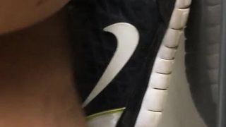 Pieprzenie moich współpracowników Nike uwalnia