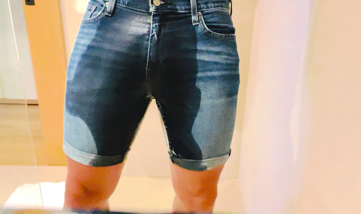 Hollister shorts pissed off