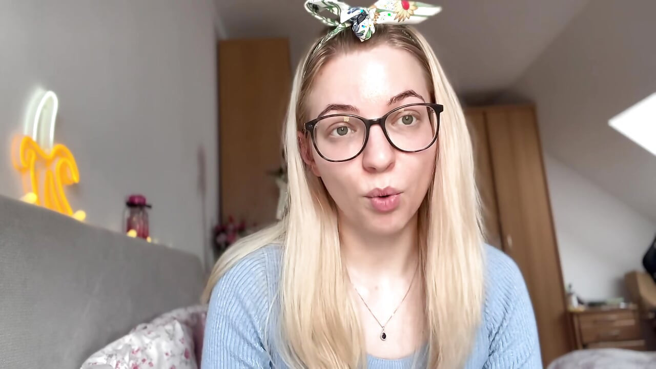 Eu o drenei de $5329 e um novo saco ysl! (História do findom)