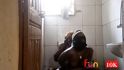 Bu yerel çift karısıyla edepsiz bir yerel ev yapımı seçmeler yaptı