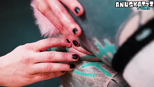 Tattooed Catgirl Gets Femdom Petplay Training – Wiggling Butt Plug & Meow Obedience
