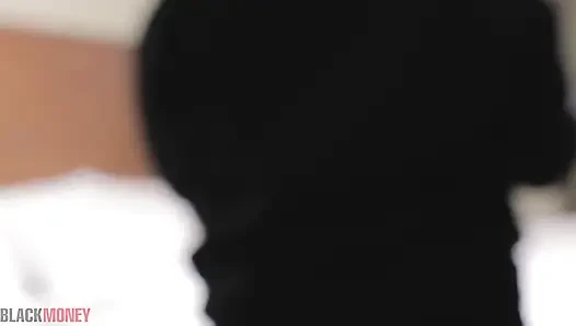 Sahne arkasında seksi büyük memeli sarışın Jesse Pony