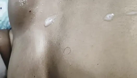 Padosi bhabhi ki oil laga kr chudai kri